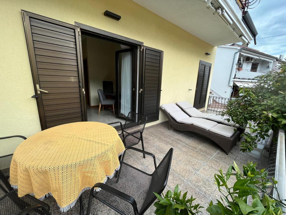 Holiday Apartments Sonne Ровинь Экстерьер фото